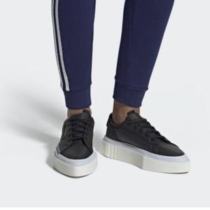Women Adidas Originals Hypersleek Shoes